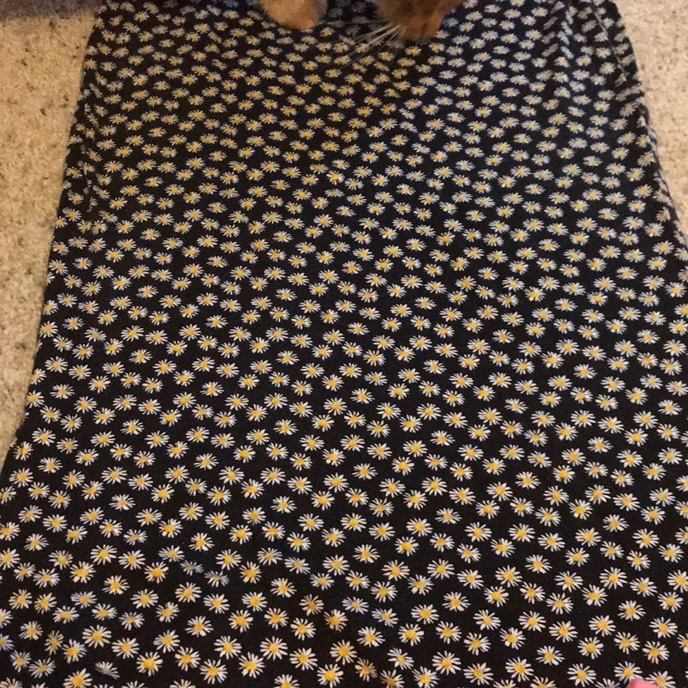 ❌SOLD❌Wet Seal daisy print pencil skirt - Picture 2 of 4